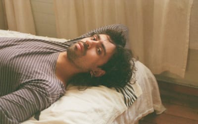 TURTLENEK | Window Sine shares dreamy debut with ‘Waiting’ / ‘Tree’