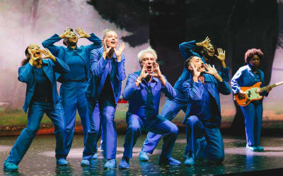 David Byrne review, 3Arena Dublin: a dazzling, evolving spectacle that never goes through the motions | Nialler9