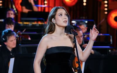 Laufey Covers Joni Mitchell in BBC Piano Room Session