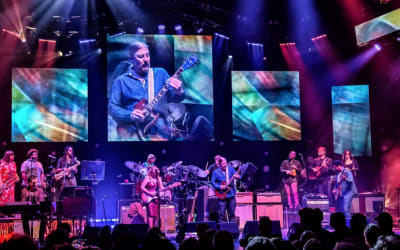Nels Cline Joins Tedeschi Trucks Band for “Loving Up” Cover