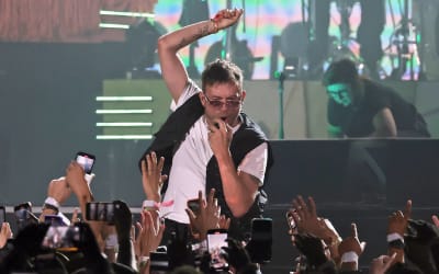 Damon Albarn has a pop at having to play Tottenham Hotspur Stadium as Gorillaz perform on ‘The Graham Norton Show’