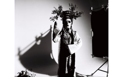 Anana Kaye – There Is A War