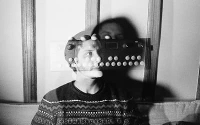 Jan Esbra Beautifully Navigates Turmoil and Loss » PopMatters