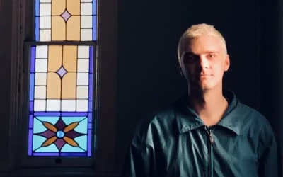 Armbruster Gleefully Confounds Expectations, Again » PopMatters