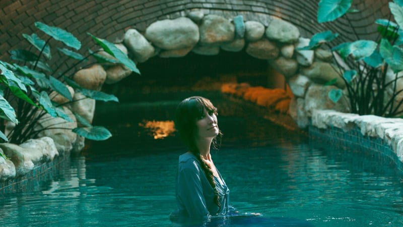 Interview: Maria Taylor Finds Renewal in the Ruins on ‘Story’s End’ - Atwood Magazine