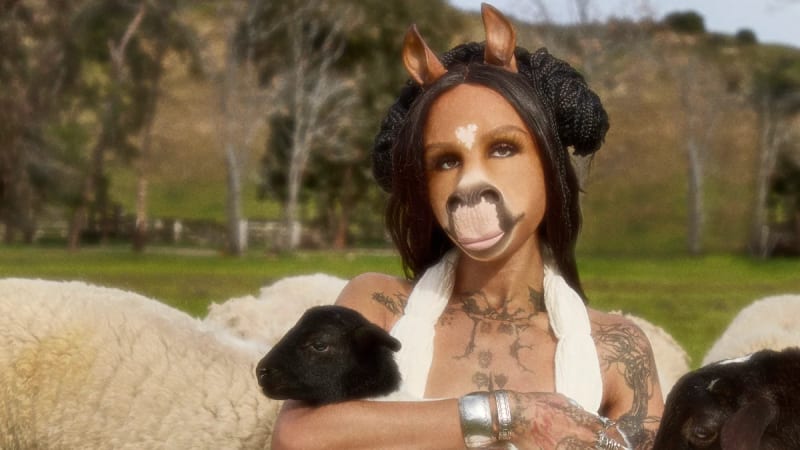 horsegiirL unveils new track, “only the best”