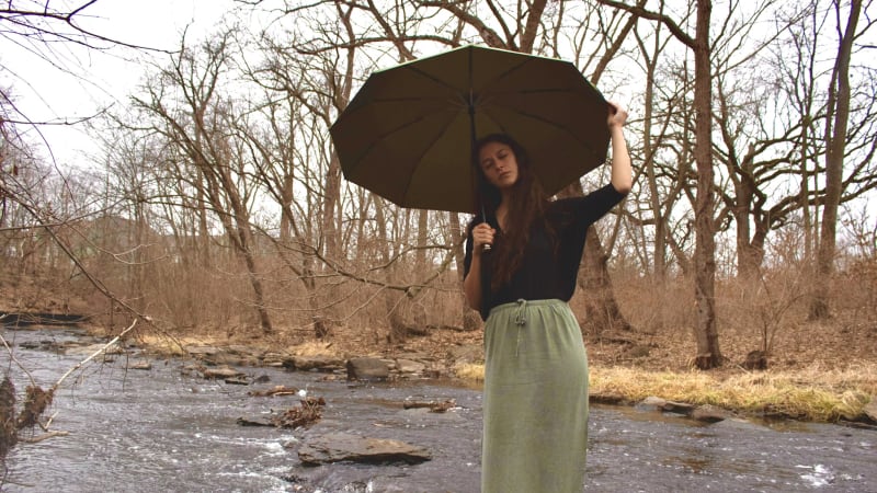 LISTEN: Mirabelle Skipworth Crafts Ethereal Folk With Heavy Emotions On “Rarely See The Sun” - Glide Magazine