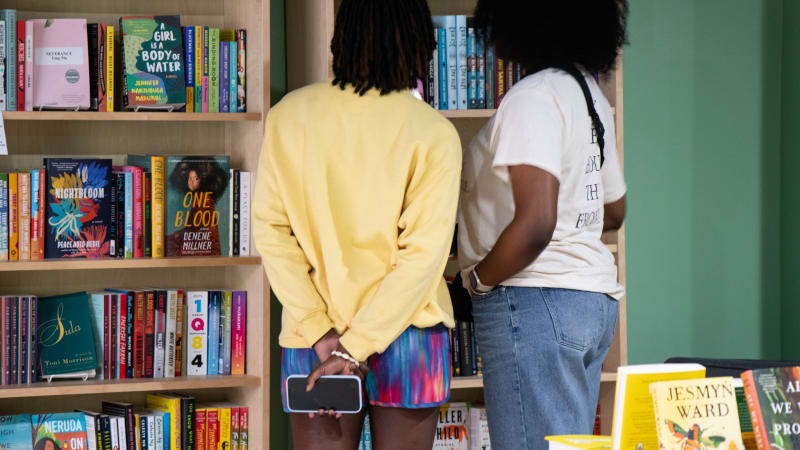 Chicago is having a poetry moment, and here’s where to be - Chicago Reader