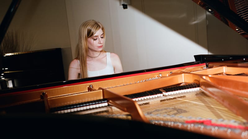 Experimental keyboardist and composer Kelly Moran gives you something to reflect on with Don’t Trust Mirrors - Chicago Reader