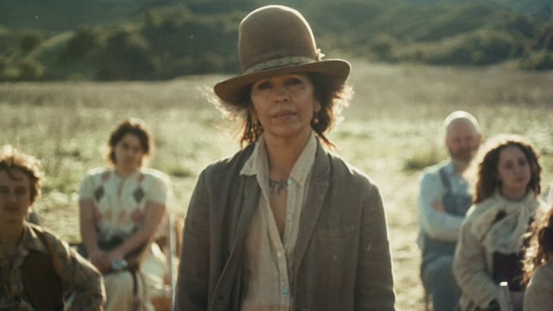 Linda Perry Announces New Album Let It Die Here, Shares First Single “Beautiful”: Stream