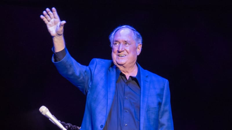 Neil Sedaka, “Laughter in the Rain” and “Breaking Up Is Hard to Do” Singer, Dead at 86
