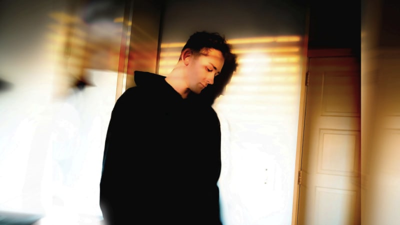 obee captures self-doubt and rebellion on dance anthem “DON'T STOP ME”