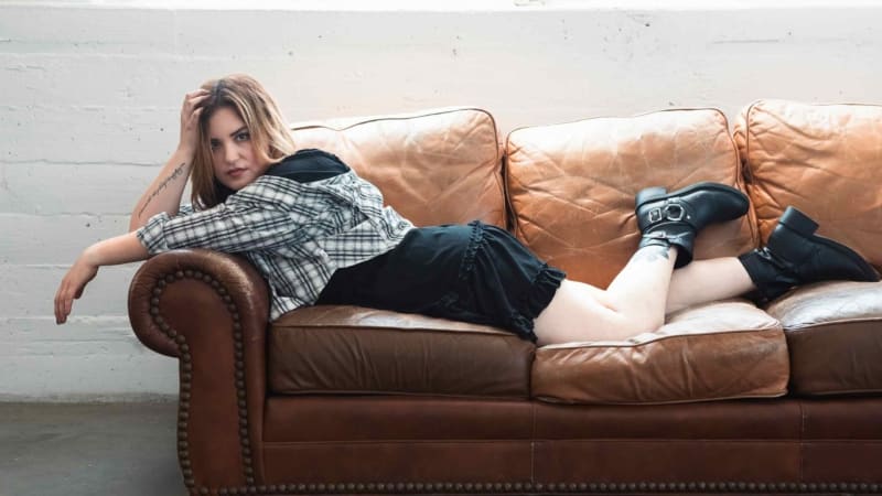 Reina Mora explores emotional chaos in cinematic new single “Bad Decision”