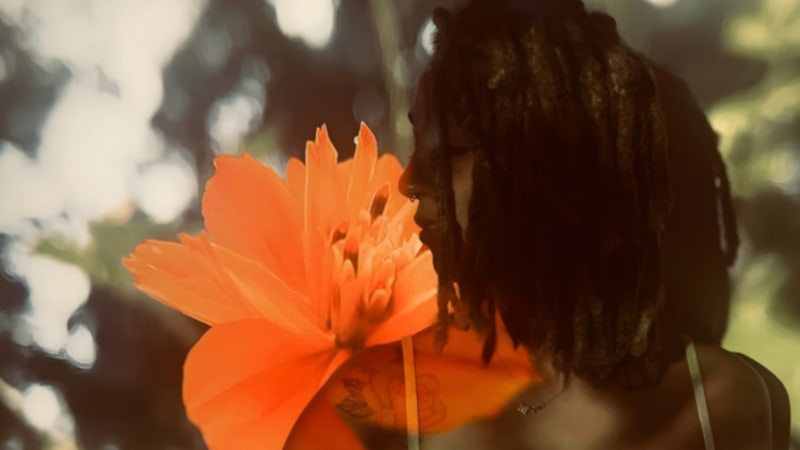 La Leurentop is at her vulnerable and sensual best on new single “QUEEN”