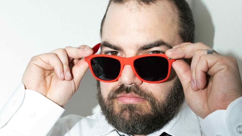 CS Hellmann strikes gold with emotional honesty on “Dagger In The Sun”