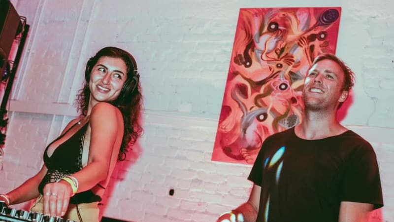 LARSa & Swanya Bring Deep Tech House Heat to Narratives