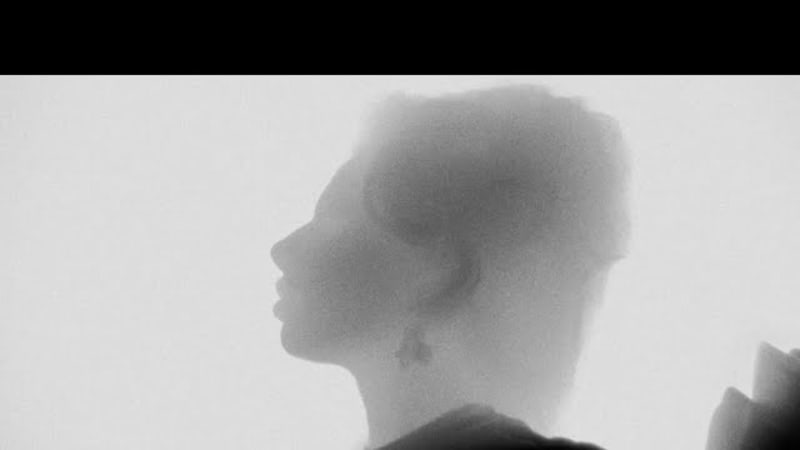 The Red Universe of Mari Jasca: Song, Circus, and Soul » PopMatters