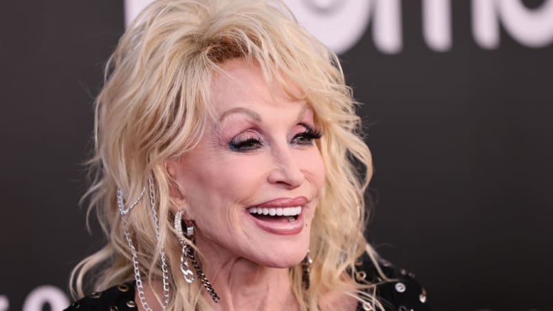 Tennessee Children’s Hospital Renamed After Dolly Parton