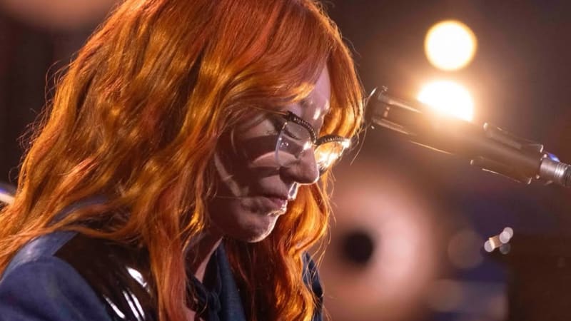 Tori Amos Covers Bob Dylan And Performs New Single For The First Time In Radio 2 Piano Room