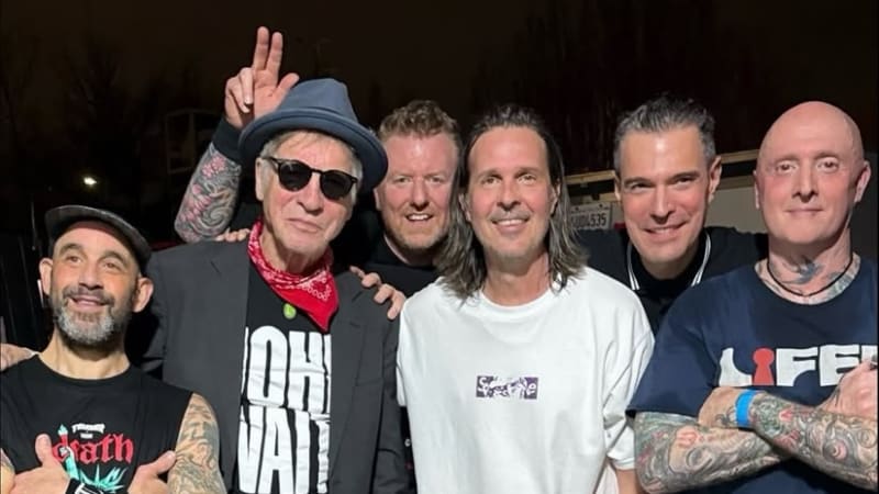 Gorilla Biscuits Bring Out Tommy Tutone Singer For “867-5309/Jenny” In Portland