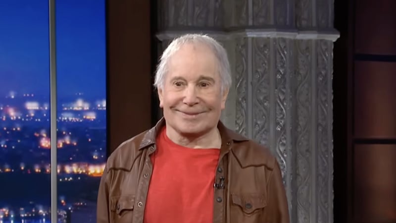 Paul Simon Sings “Something So Right” For The First Time In 33 Years On Colbert