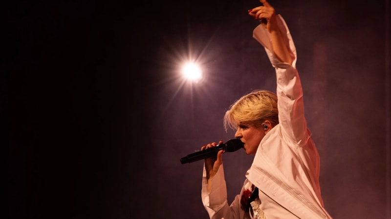 Robyn adds new shows to 2026 tour, NYC & LA included