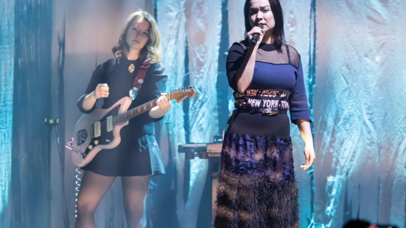 Mitski began The Shed residency (night 1 pics, video & setlist w/ Sex Week)