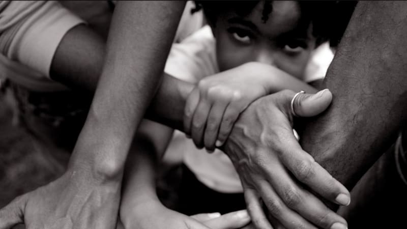 Willow: petal rock black