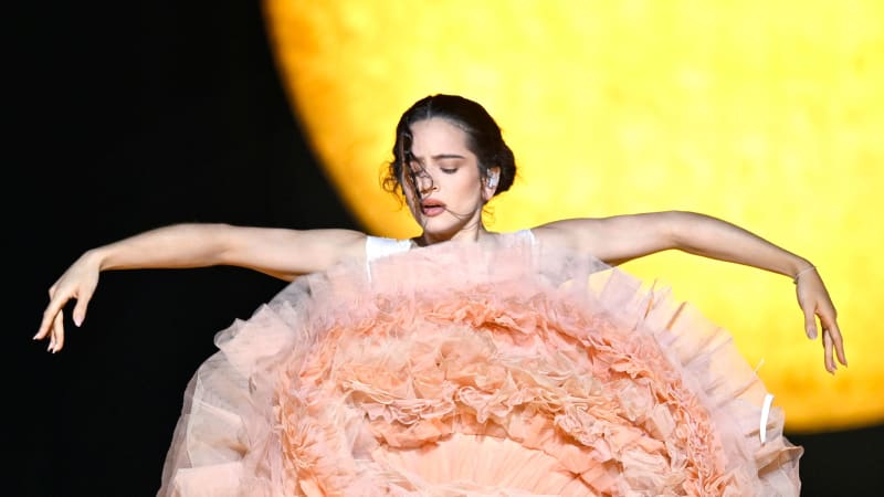 Here’s What Went Down at Rosalía’s Lux Tour Opener