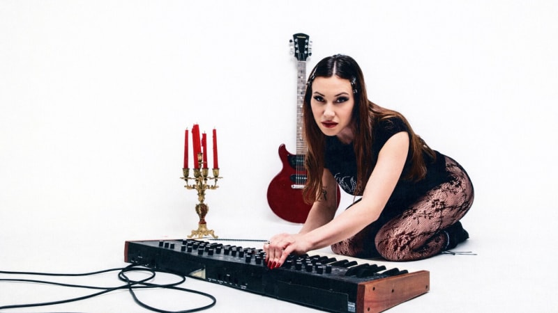 Los Angeles Artist Chelsey Boy Unveils Seductive Cover of Singapore Sling’s “Freaks” — Post-Punk.com