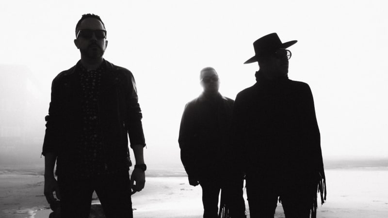 “Your Pallid Face” — Border Goth Trio The Slashes Summon Shadowy Romance With “Vampiros” — Post-Punk.com