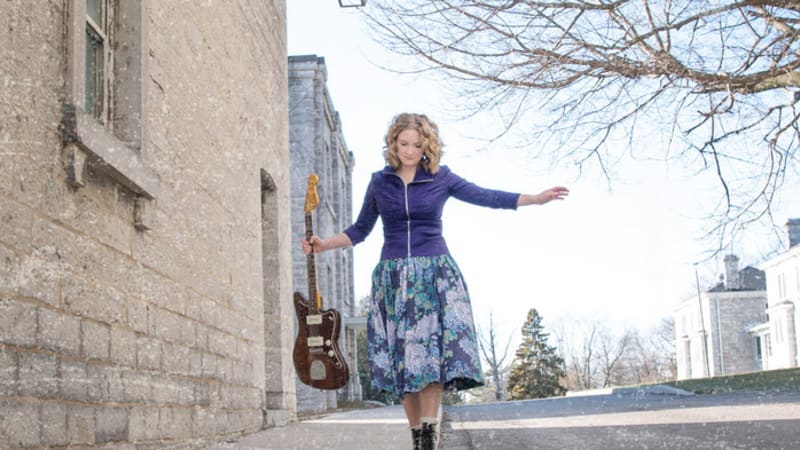 Single: Piner – Odelia