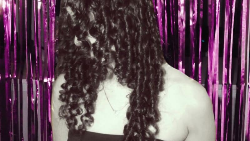 Single: Libby Ember – News At The Party