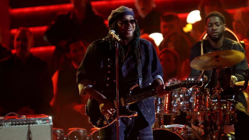 Leon Thomas’s 2026 Grammy look was denim couture