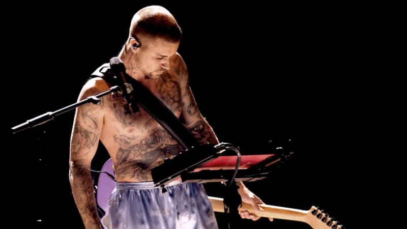 Justin Bieber’s Grammys performance was stripped down, literally