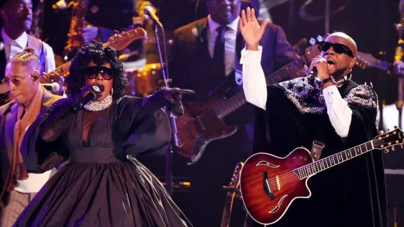 Ms. Lauryn Hill made it to her Grammys performance on time