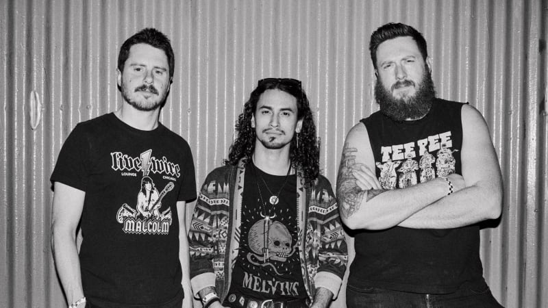 SUN VOYAGER Premiere New Single “Running Hot”