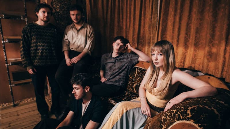 TURTLENEK | Night Swimming share dreamy new single ‘Poison Berry’