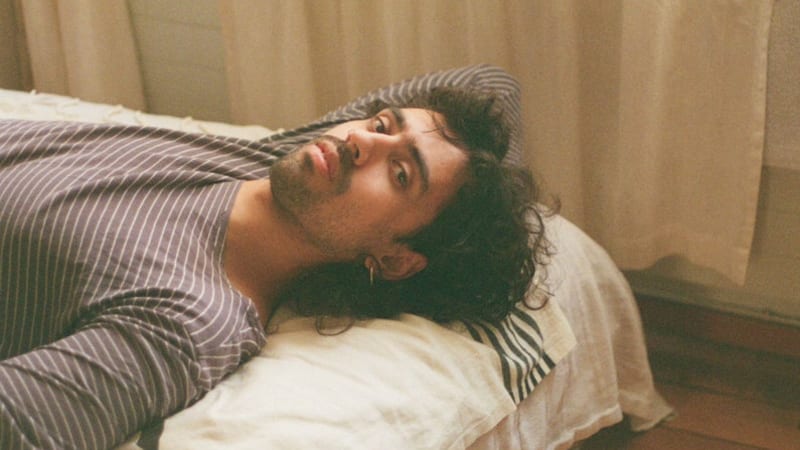 TURTLENEK | Window Sine shares dreamy debut with ‘Waiting’ / ‘Tree’