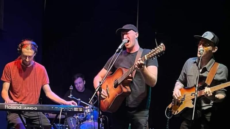 Album Review: Knife Emoji – Knife Emoji | AnalogueTrash