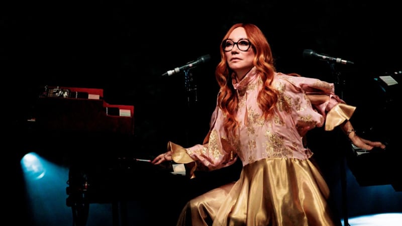 Tori Amos Covers Dylan and the Stones in BBC “Piano Room” Session
