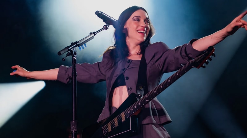 St. Vincent Covers Jeff Buckley’s “Grace” at Intimate Live Performance