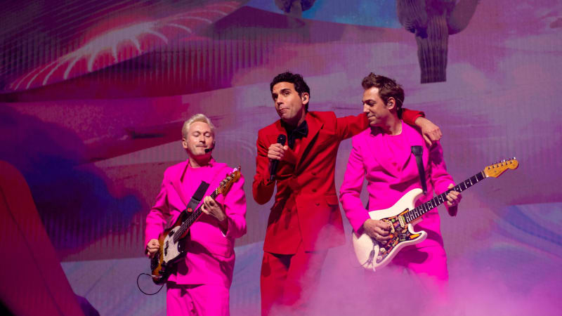 MIKA @ Vorst Nationaal: Trip down Lollipop-lane