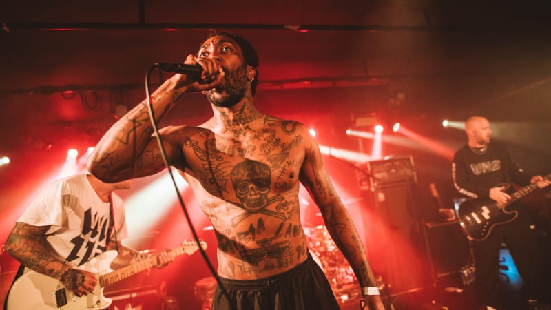 Nieuwe single Ploegendienst - “SURINAAMSE BROODJES”