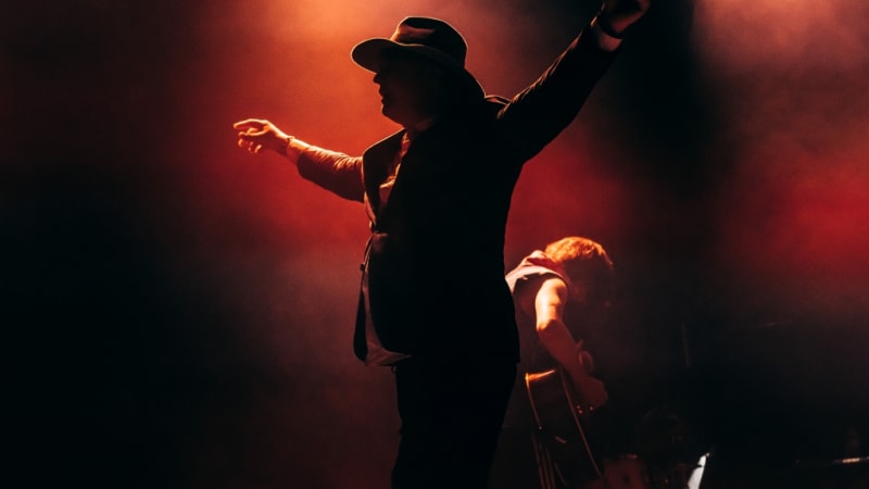 Peter Doherty @ Wilde Westen (De Kreun): Murmelende troubadour die balanceert tussen chaos en genialiteit