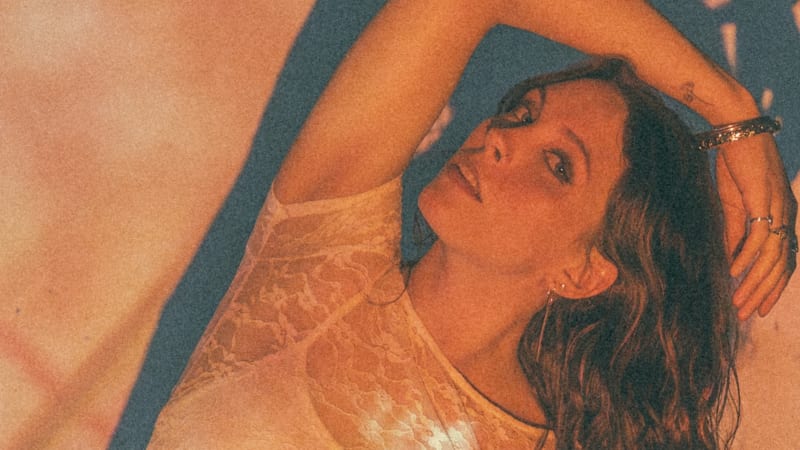 Rosie Haze et la renaissance sonore de “Fresh Flowers”