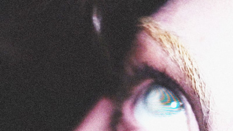 Rosier ravive l’archive sensible avec « Plus d’amis », une folk introspective et habitée