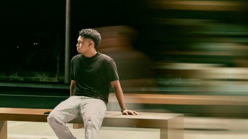 SAWL suspend le temps avec “J’attends”