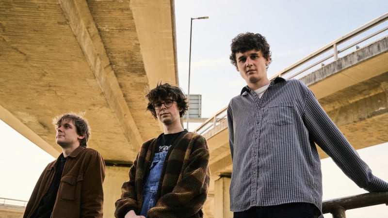 Shaking Hand, Live in Manchester: A Brave, Status Solidifying Performance. - Indie is not a genre