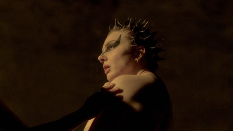 Reflections of Pain - Carousel: A Fashion Performance Experience - KALTBLUT Magazine